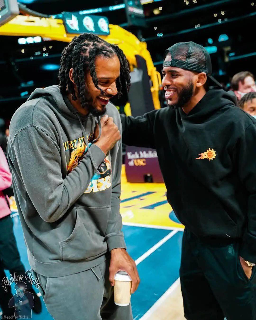 Pinnacle APP-瓦妮莎说科比出轨105次